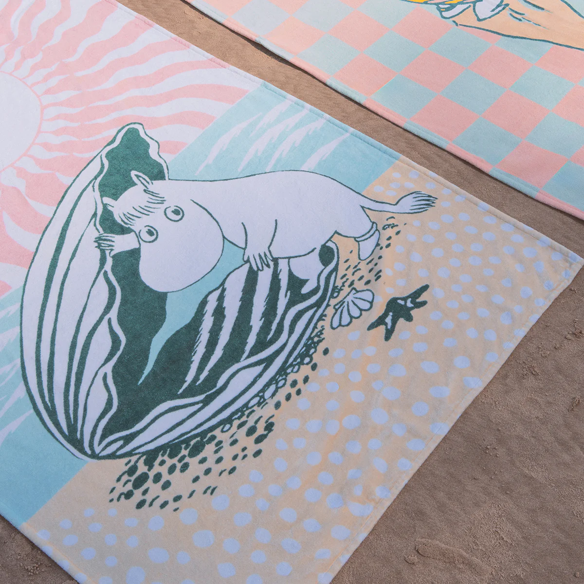 Arabia Moomin Beach Day Beach Towel - Image 5