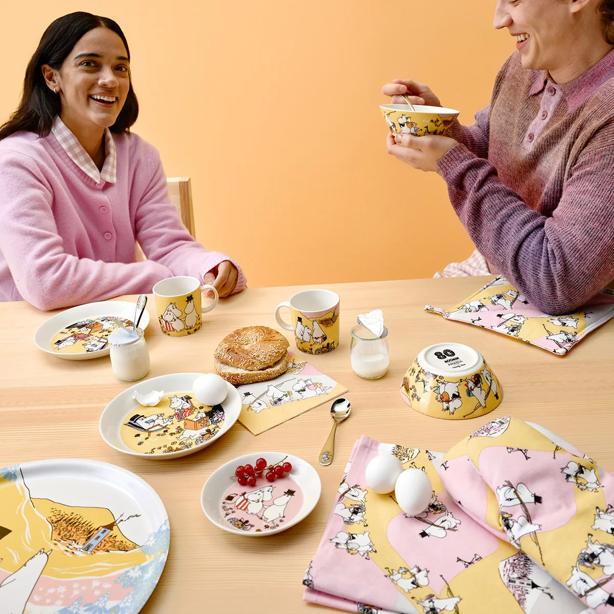 Arabia Moomin Family Time Round Serving Tray - 80th Anniversary - Image 3
