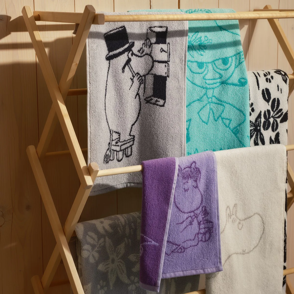 Arabia Moomin Snufkin Mint Guest Towel - Image 2
