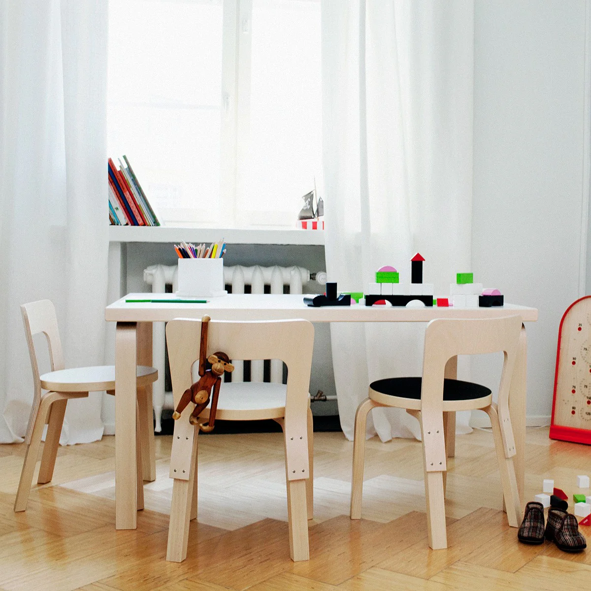 Artek Alvar Aalto 81B - Children's Table - Image 2