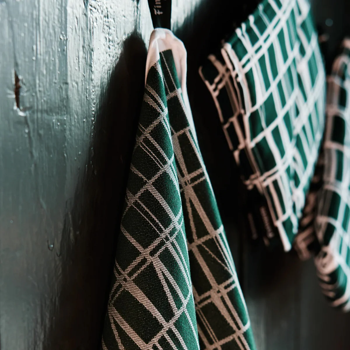 Finlayson Coronna Dark Green / White Pot Holders - Set of 2 - Image 3