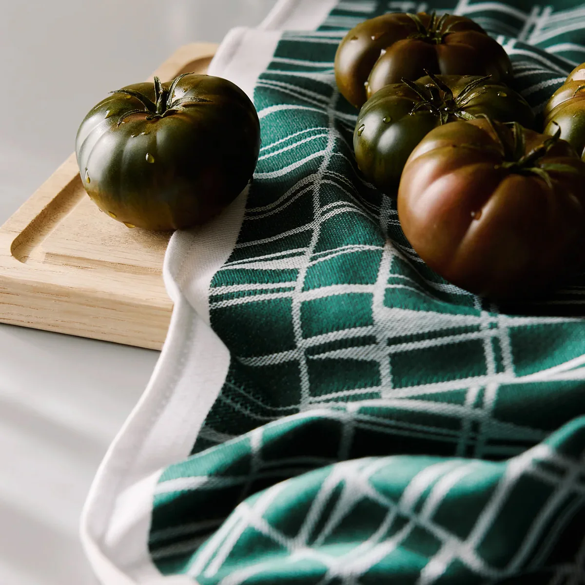 Finlayson Coronna Dark Green / White Tea Towels - Set of 2 - Image 3