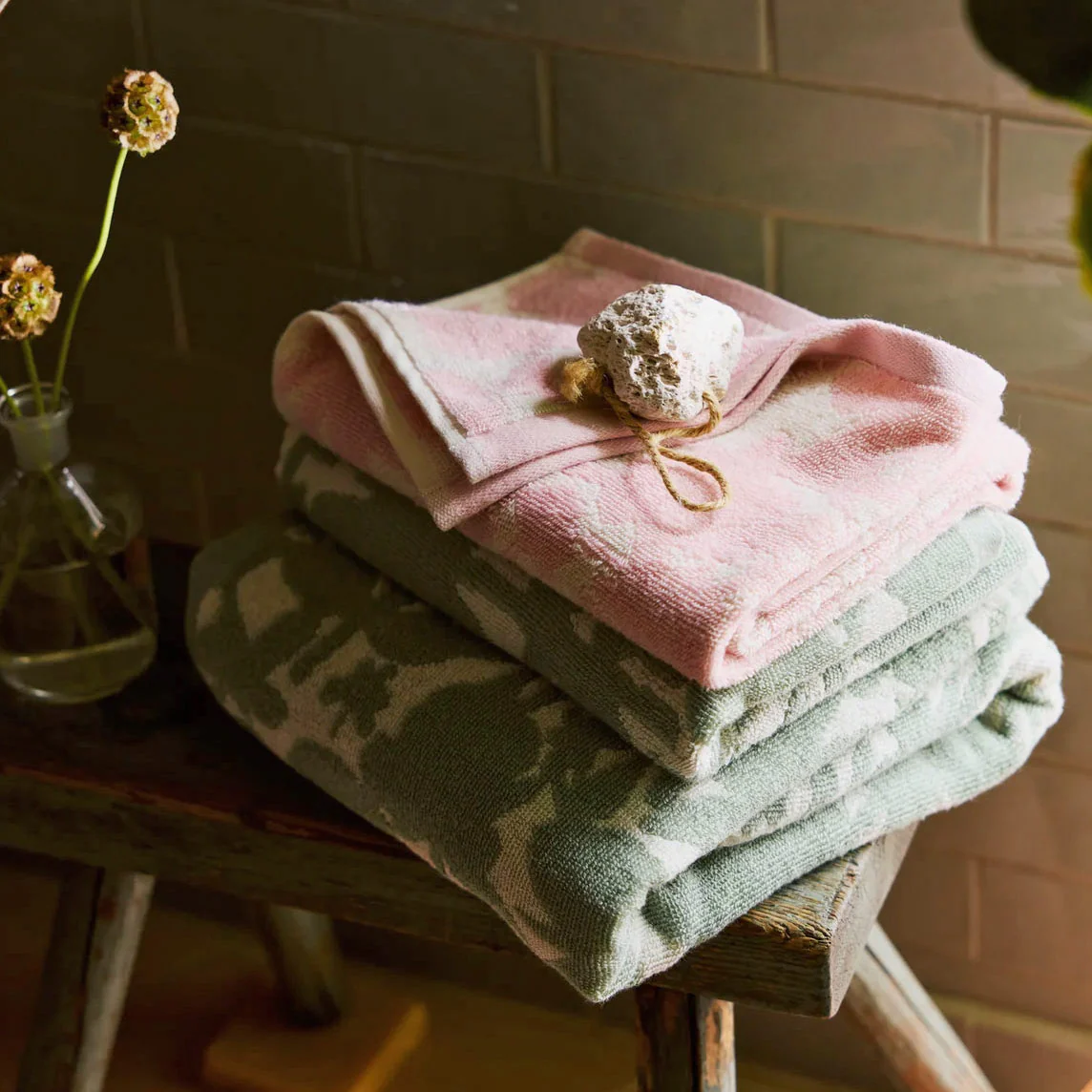 Finlayson Katveessa Sage / Off White Bath Towel - Image 3