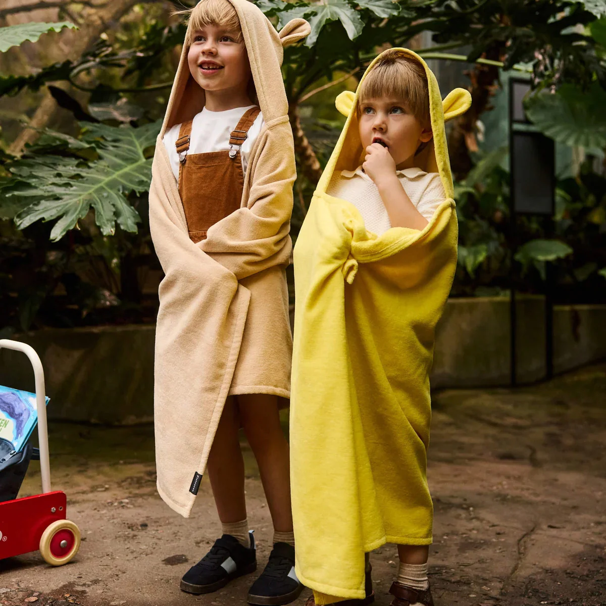 Finlayson Leijona Yellow Hooded Children's Towel - Image 3