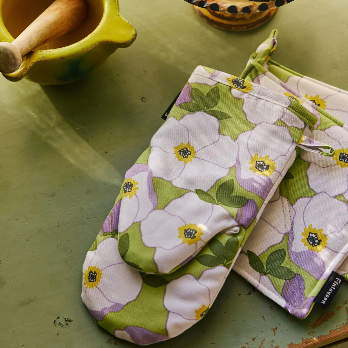 Finlayson Ruusa Light Green / White / Lilac Oven Mitt - Image 2