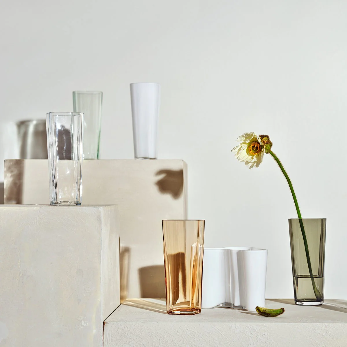 iittala Aalto Clear Vase - 7" - Image 4