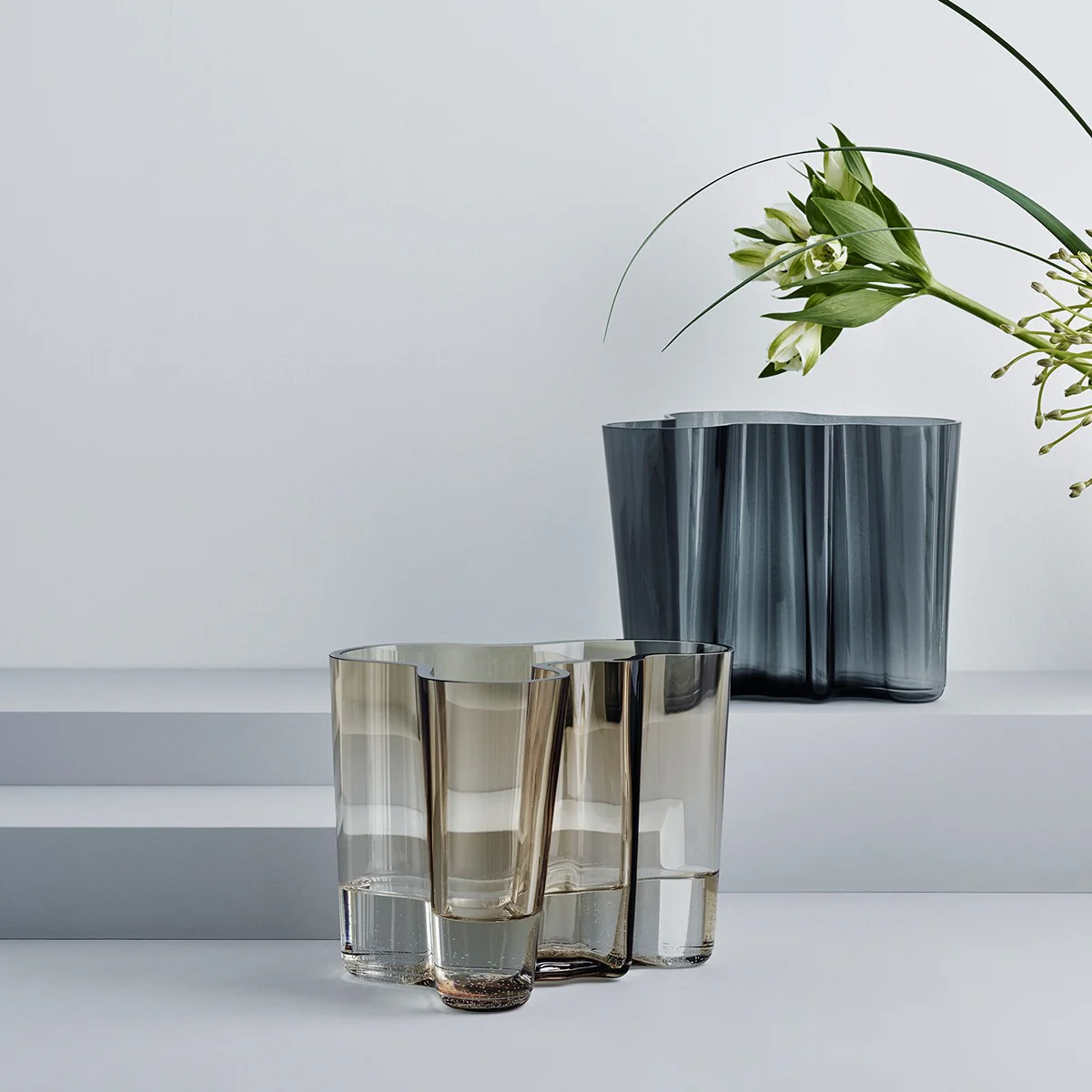 iittala Aalto Dark Grey Vase - 6-1/4" - Image 4