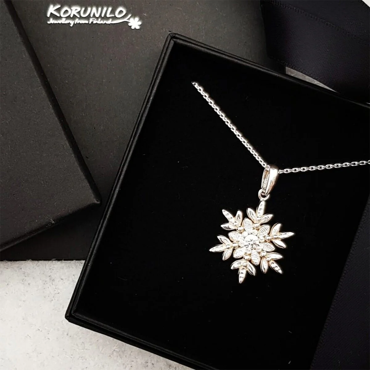 Korunilo Arctic Flower Silver Necklace - Image 2
