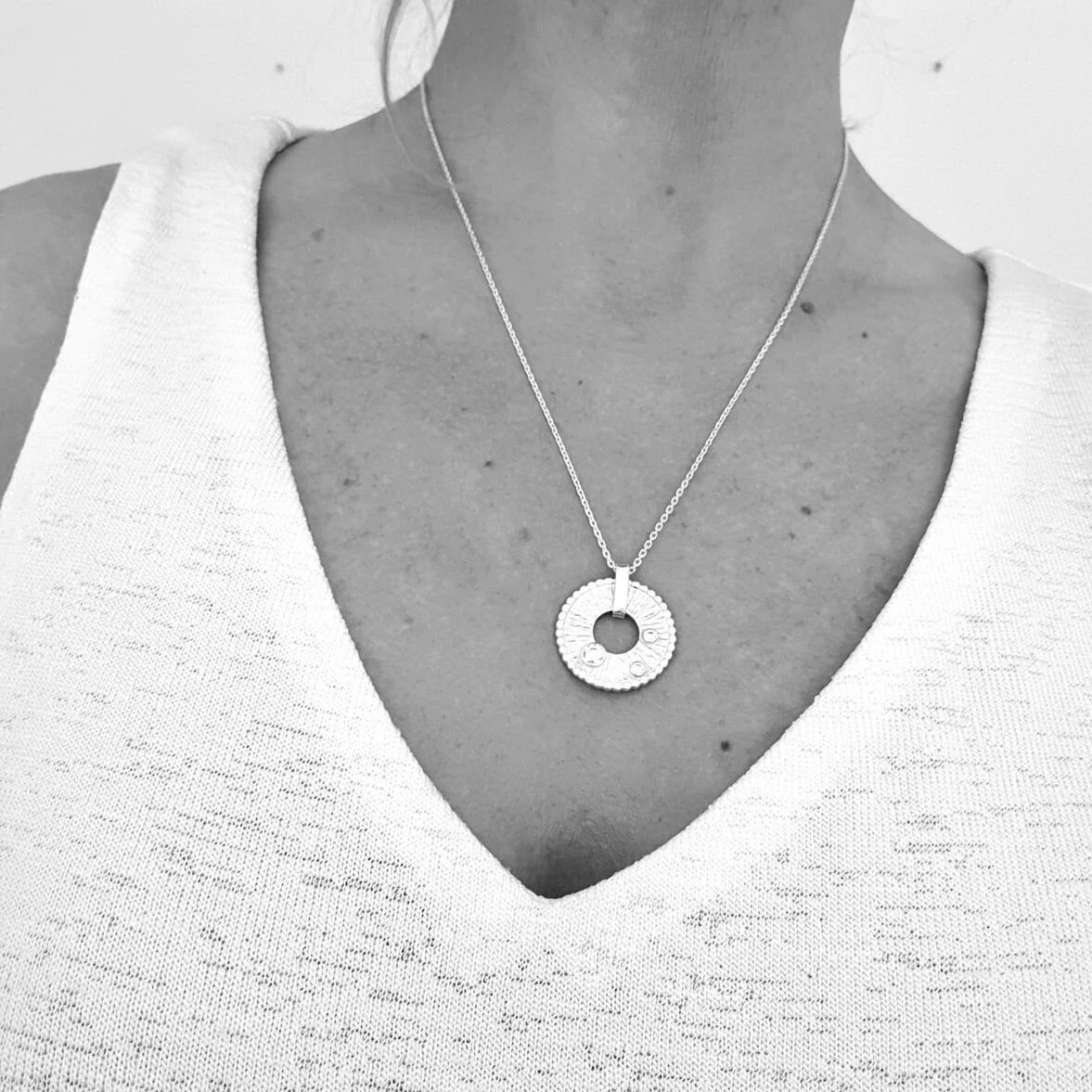 Korunilo Big Silver Moon Necklace - Image 2