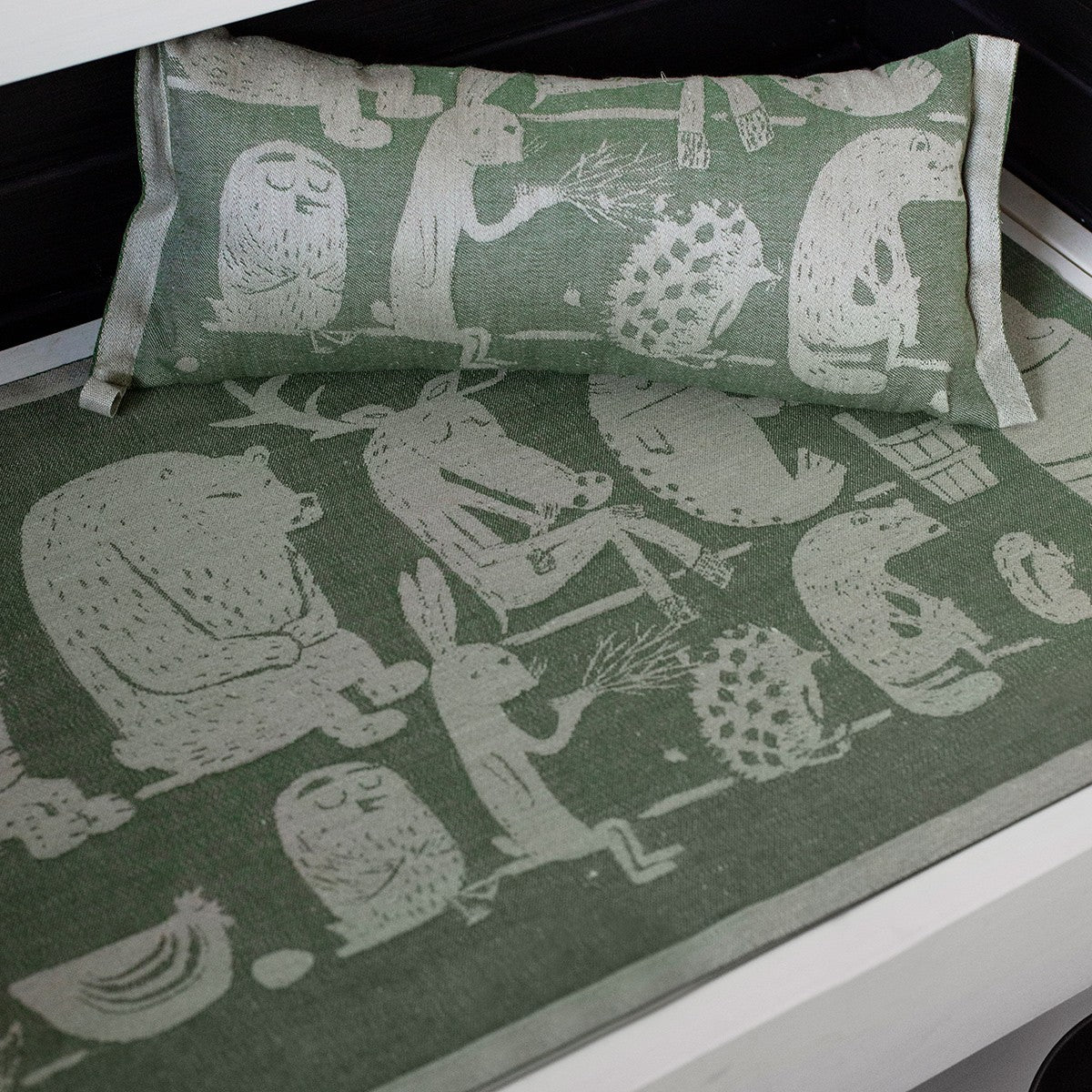 Lapuan Kankurit Elainten Green / Cream Sauna Pillow - Image 3