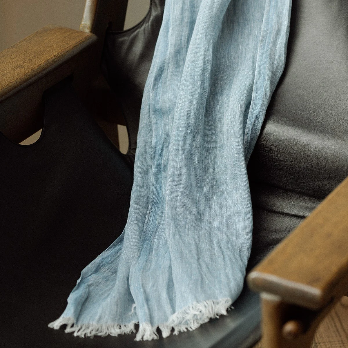 Lapuan Kankurit Halaus Rainy Blue Scarf - Image 3