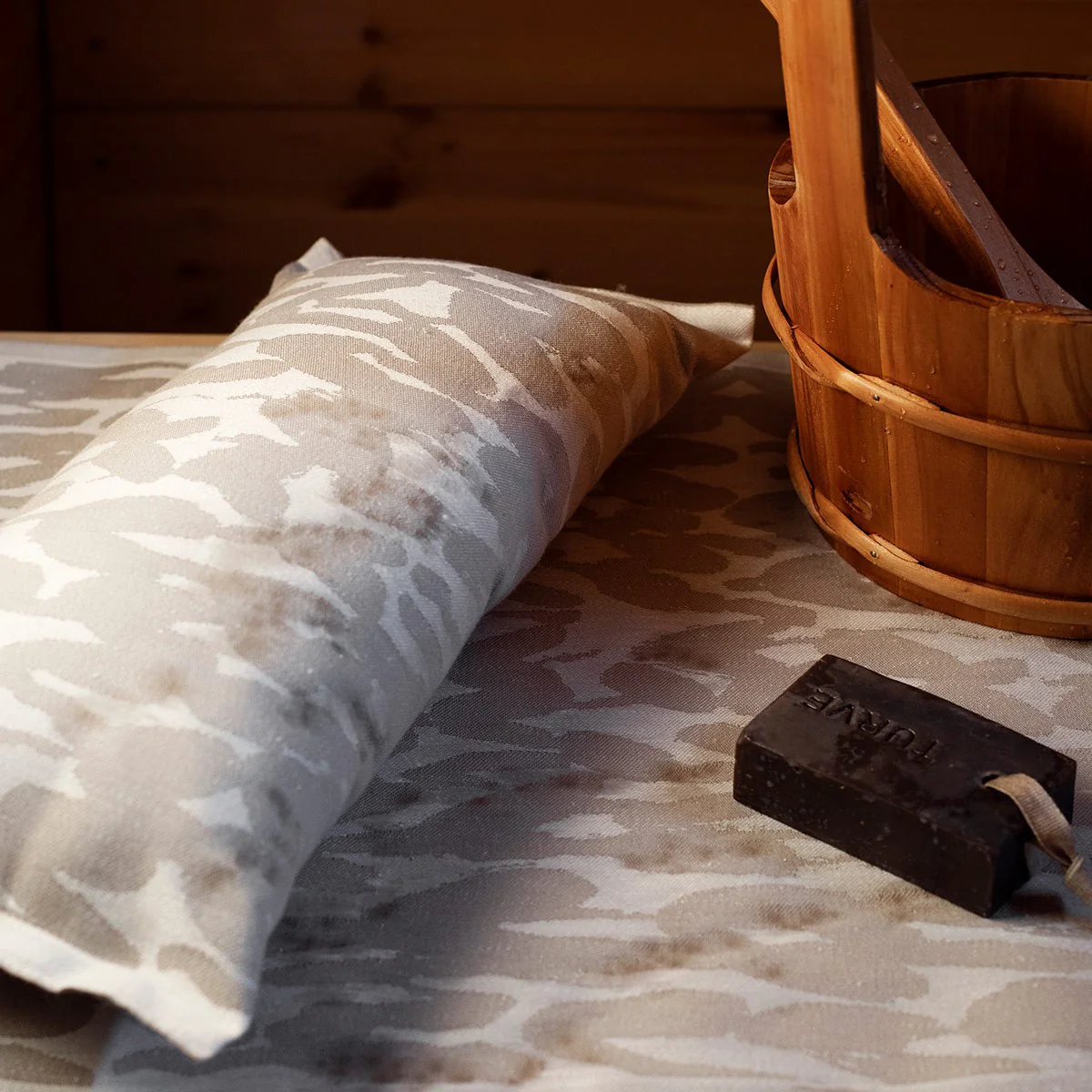 Lapuan Kankurit Jakala Linen Sauna Pillow - Image 2