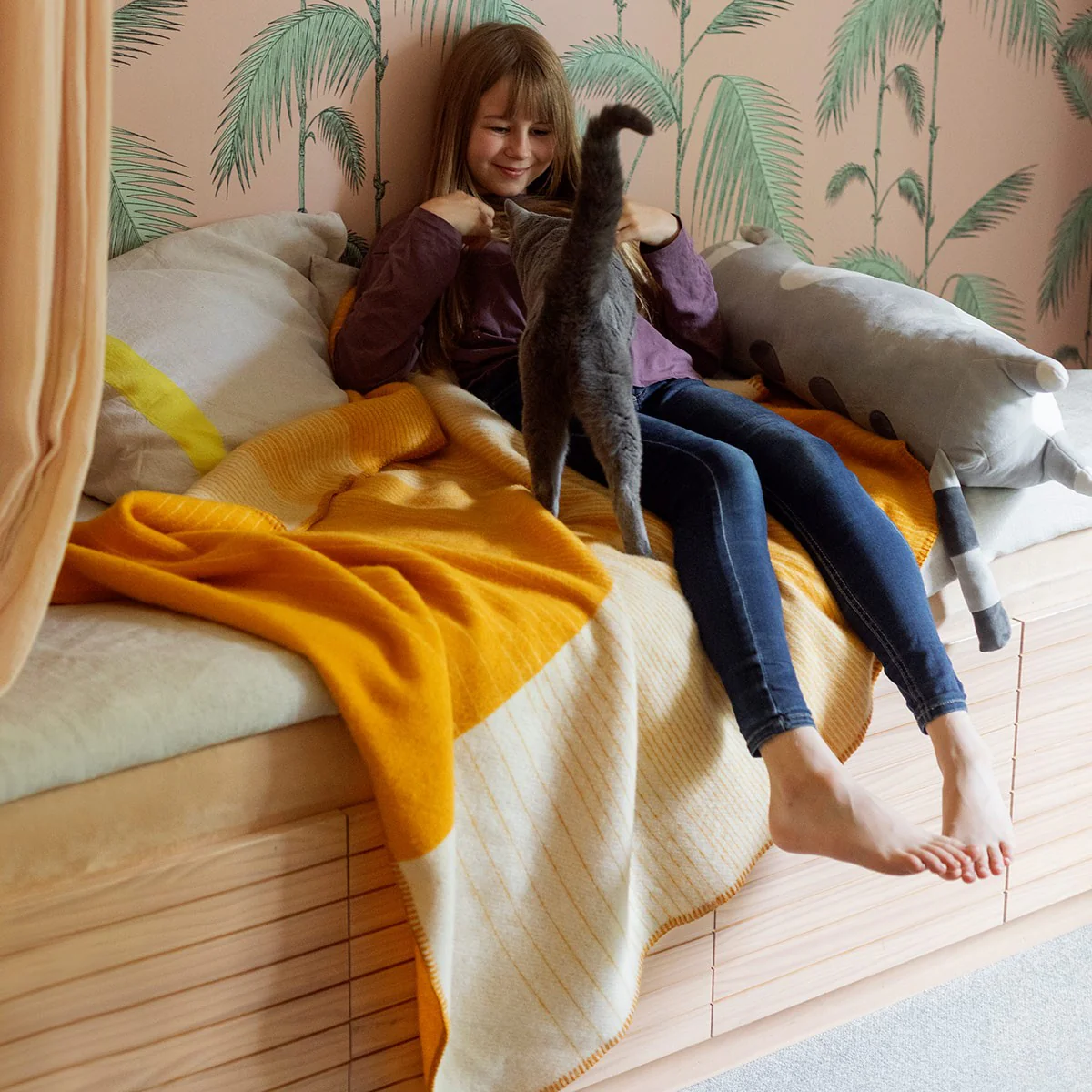 Lapuan Kankurit Kaamos Coffee Dyed Orange / White Wool Blanket - Image 3
