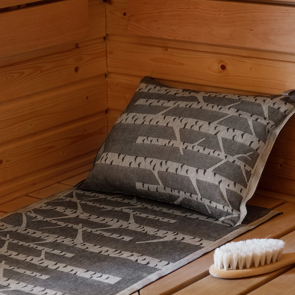 Lapuan Kankurit Koivu Grey / White Large Sauna Pillow - Image 3