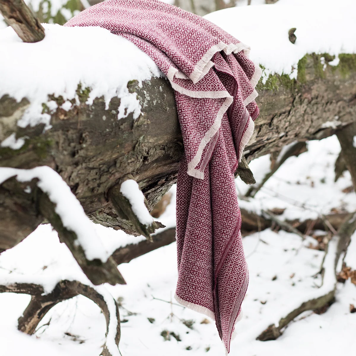 Lapuan Kankurit Koli Bordeaux Blanket - Image 3