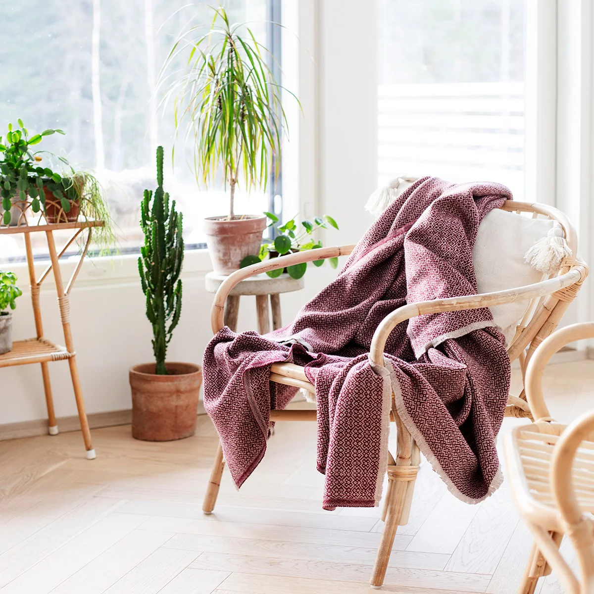 Lapuan Kankurit Koli Bordeaux Blanket - Image 4