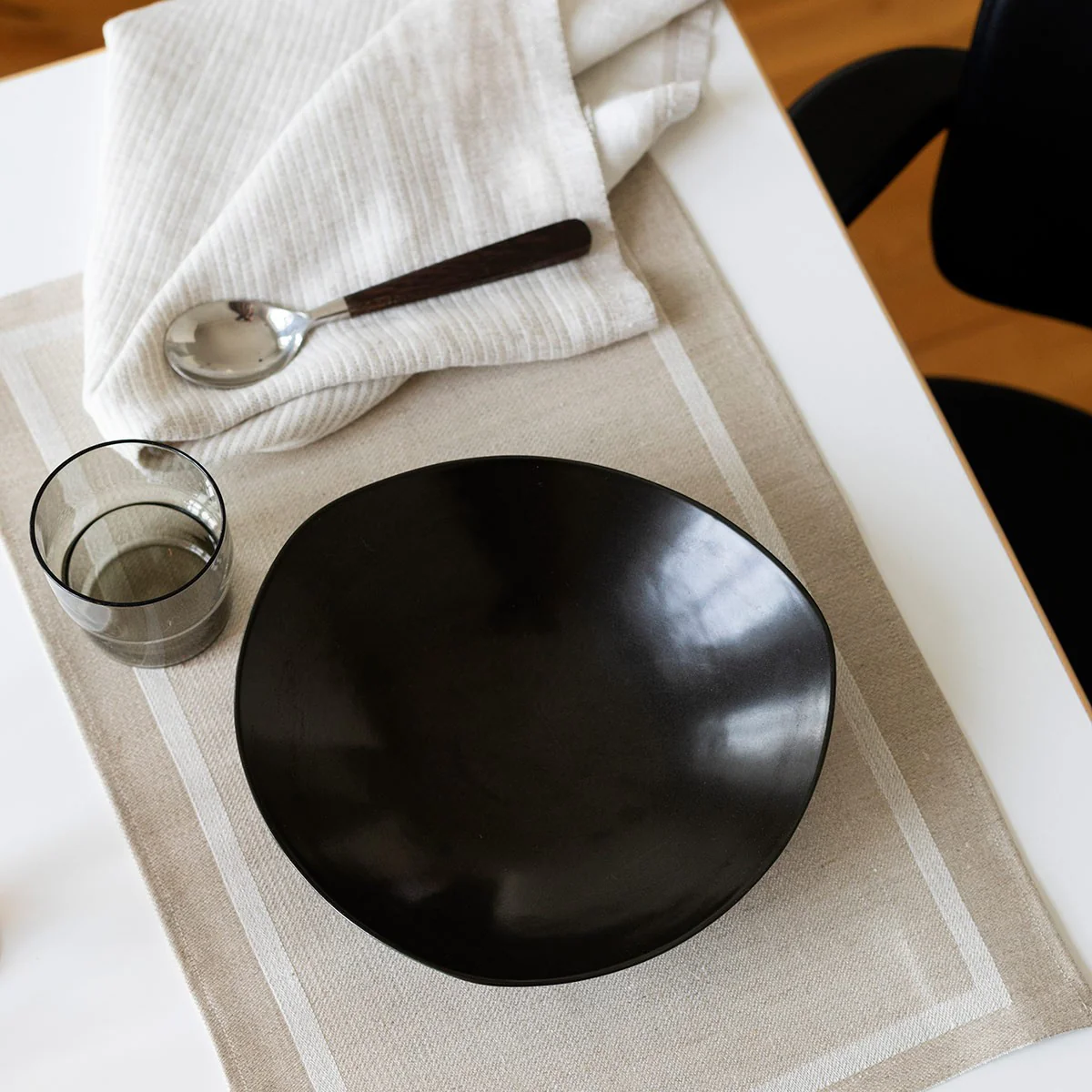 Lapuan Kankurit Laina Beige / White Linen Placemat - Image 3