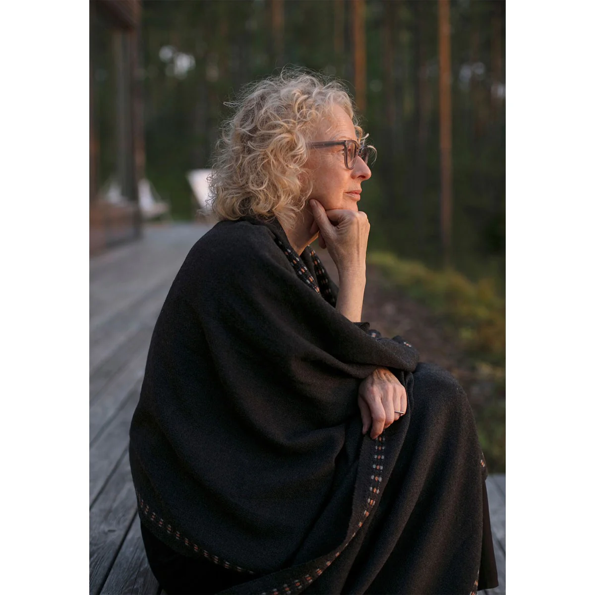 Lapuan Kankurit Saana Charcoal Scarf - Image 3