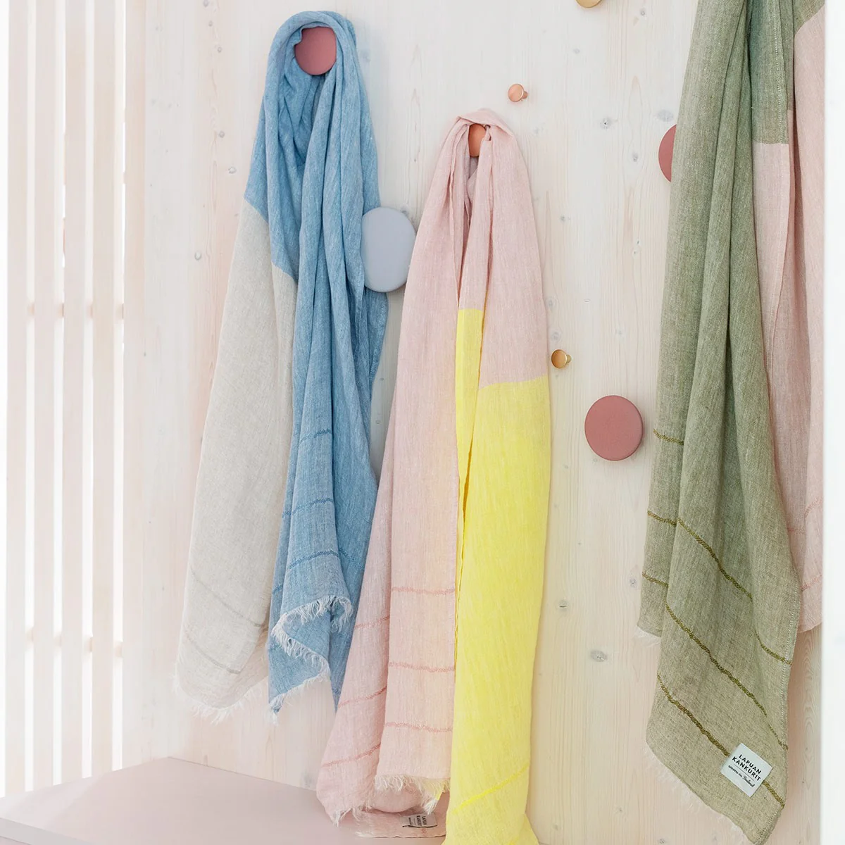 Lapuan Kankurit Tsavo Beige / Blue Scarf - Image 3