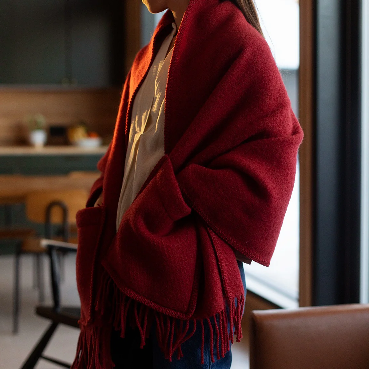 Lapuan Kankurit Uni Dark Red Wool Pocket Shawl - Image 4