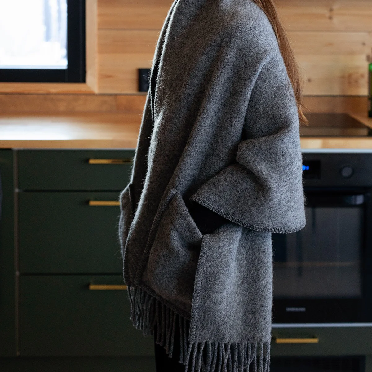 Lapuan Kankurit Uni Grey Wool Pocket Shawl - Image 3