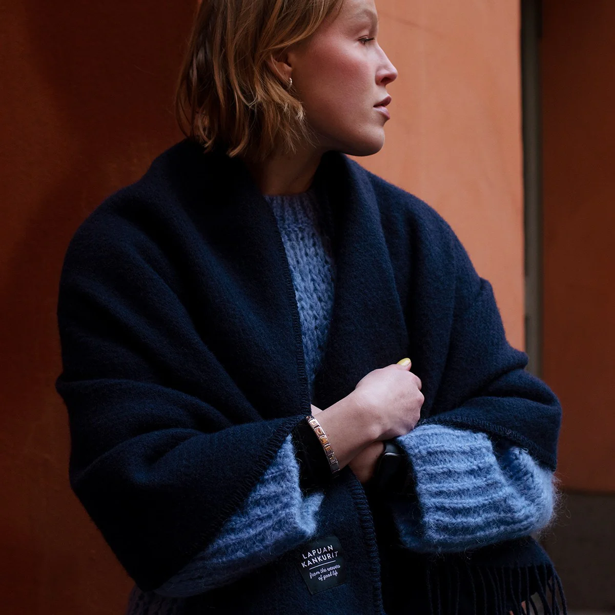 Lapuan Kankurit Uni Midnight Blue Wool Pocket Shawl - Image 5