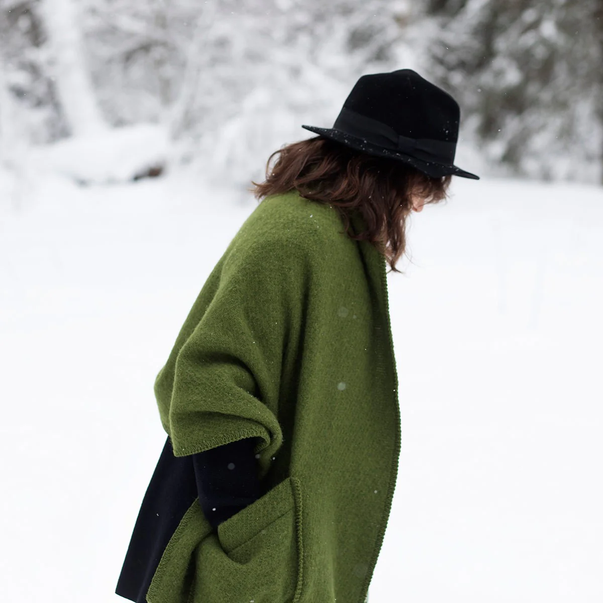 Lapuan Kankurit Uni Olive Wool Pocket Shawl - Image 3