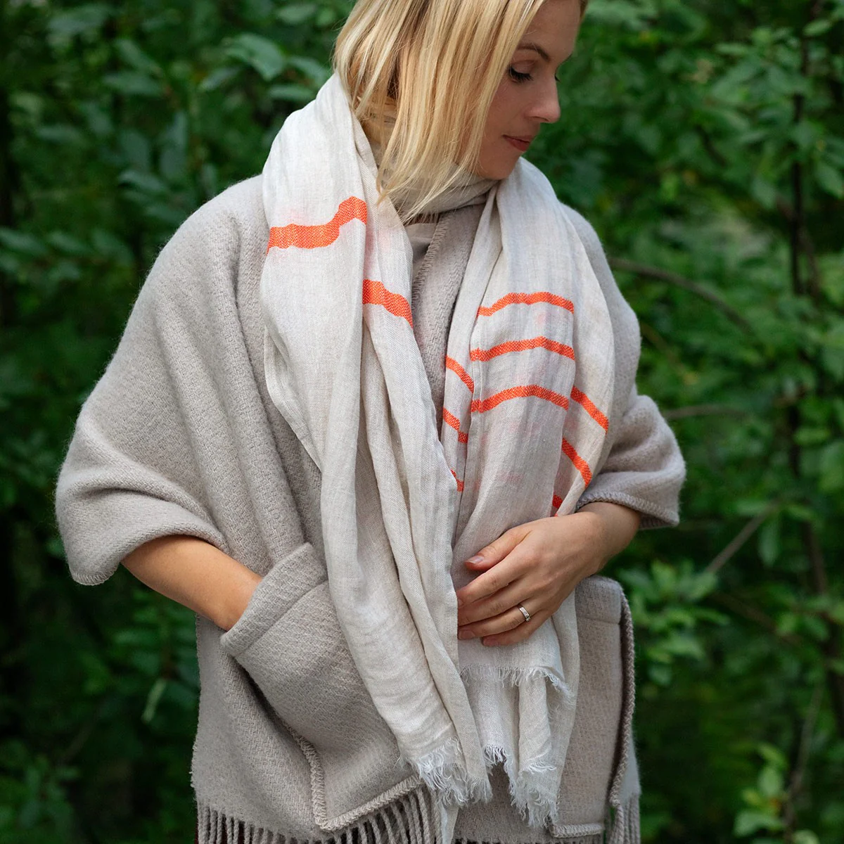 Lapuan Kankurit Usva Beige / Orange Scarf - Image 4
