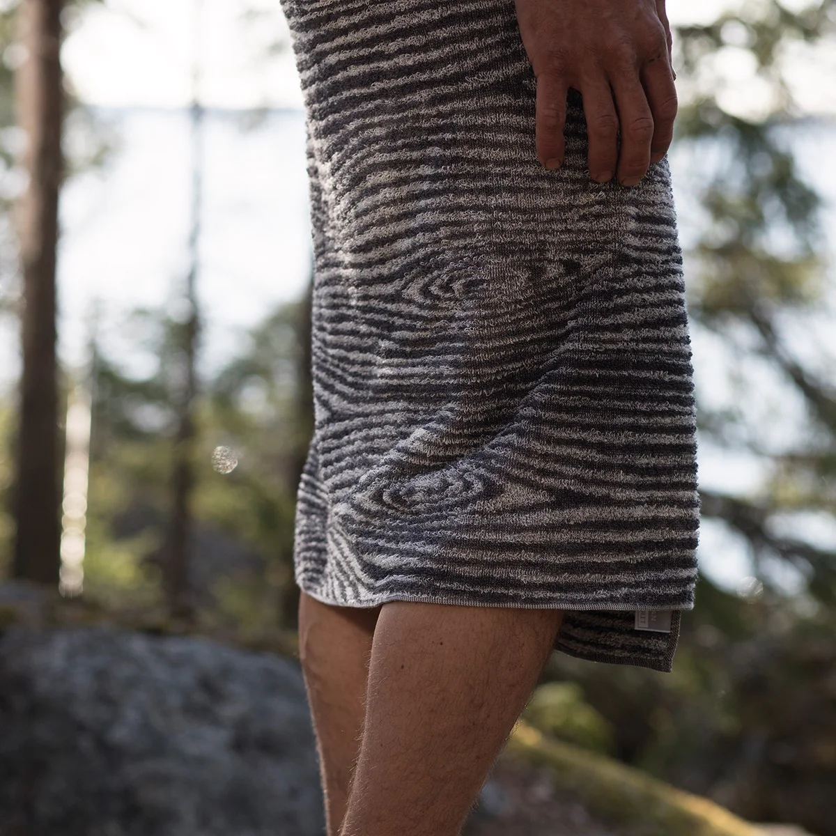 Lapuan Kankurit Viilu Black Sauna & Bath Towel - Image 2