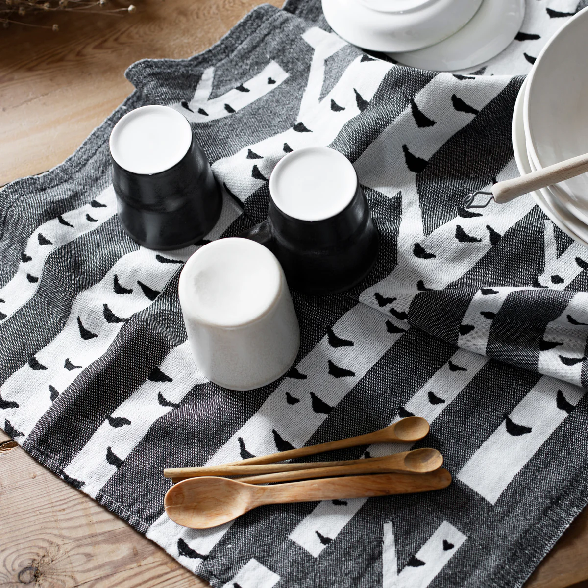 Lapuan Kankurit Koivu White / Black Tea Towel - Image 3