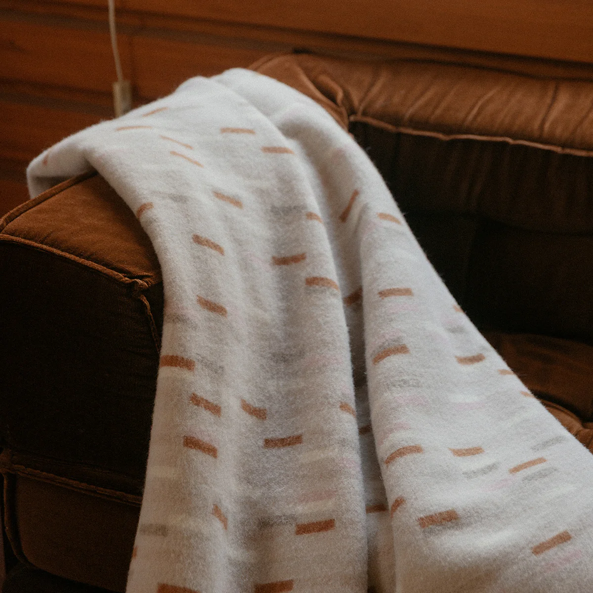 Lapuan Kankurit Yllatys Beige / Rose / Cinnamon Wool Throw Blanket - Image 3