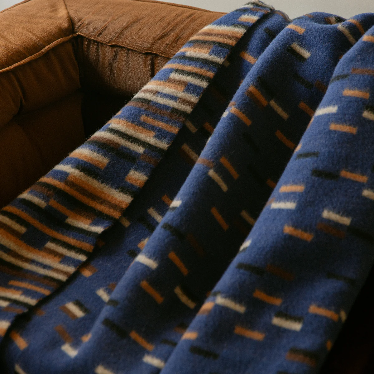 Lapuan Kankurit Yllatys Dark Blue / Brown / Cinnamon Wool Throw Blanket - Image 2