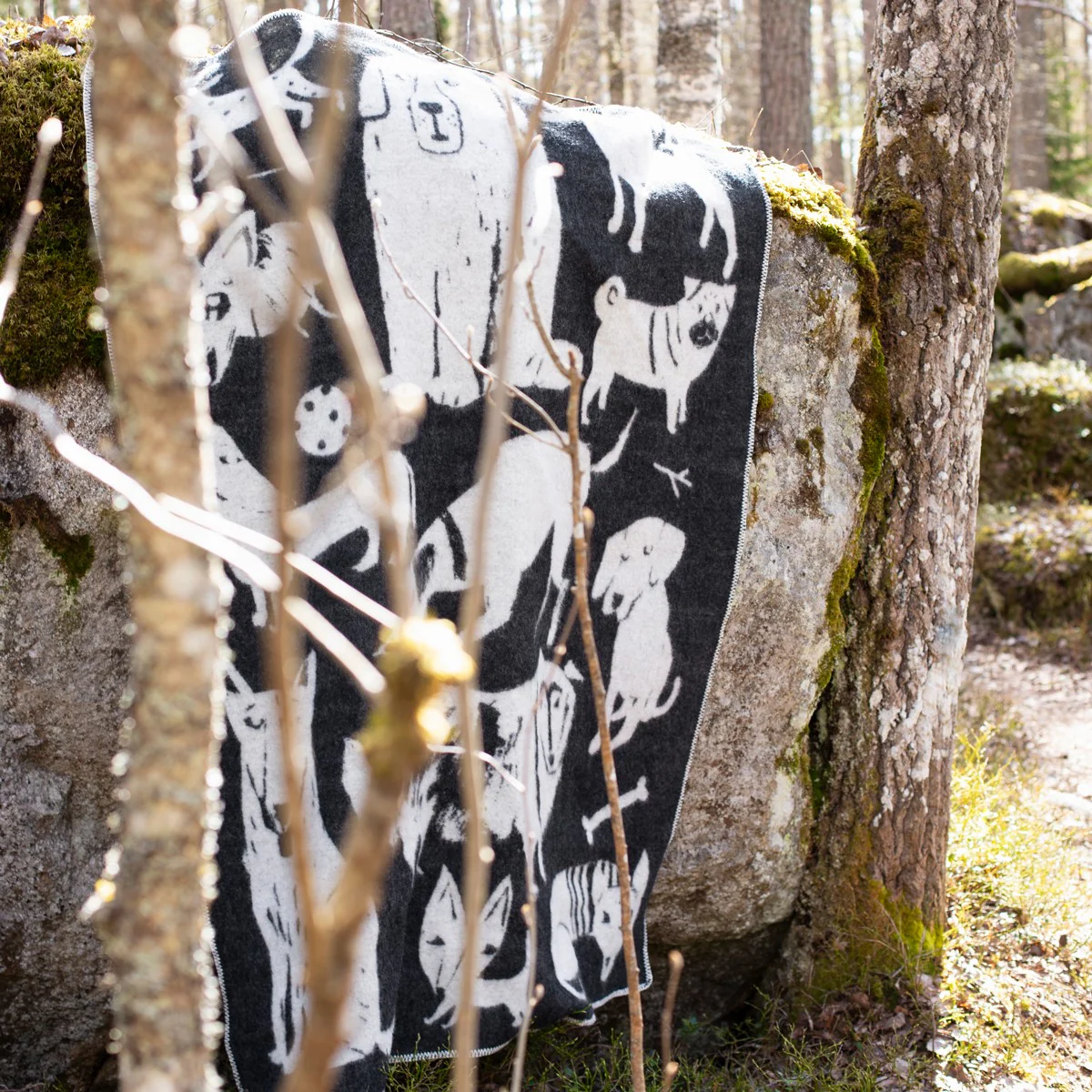 Lapuan Kankurit Koirapuisto Black Wool Blanket - Image 3