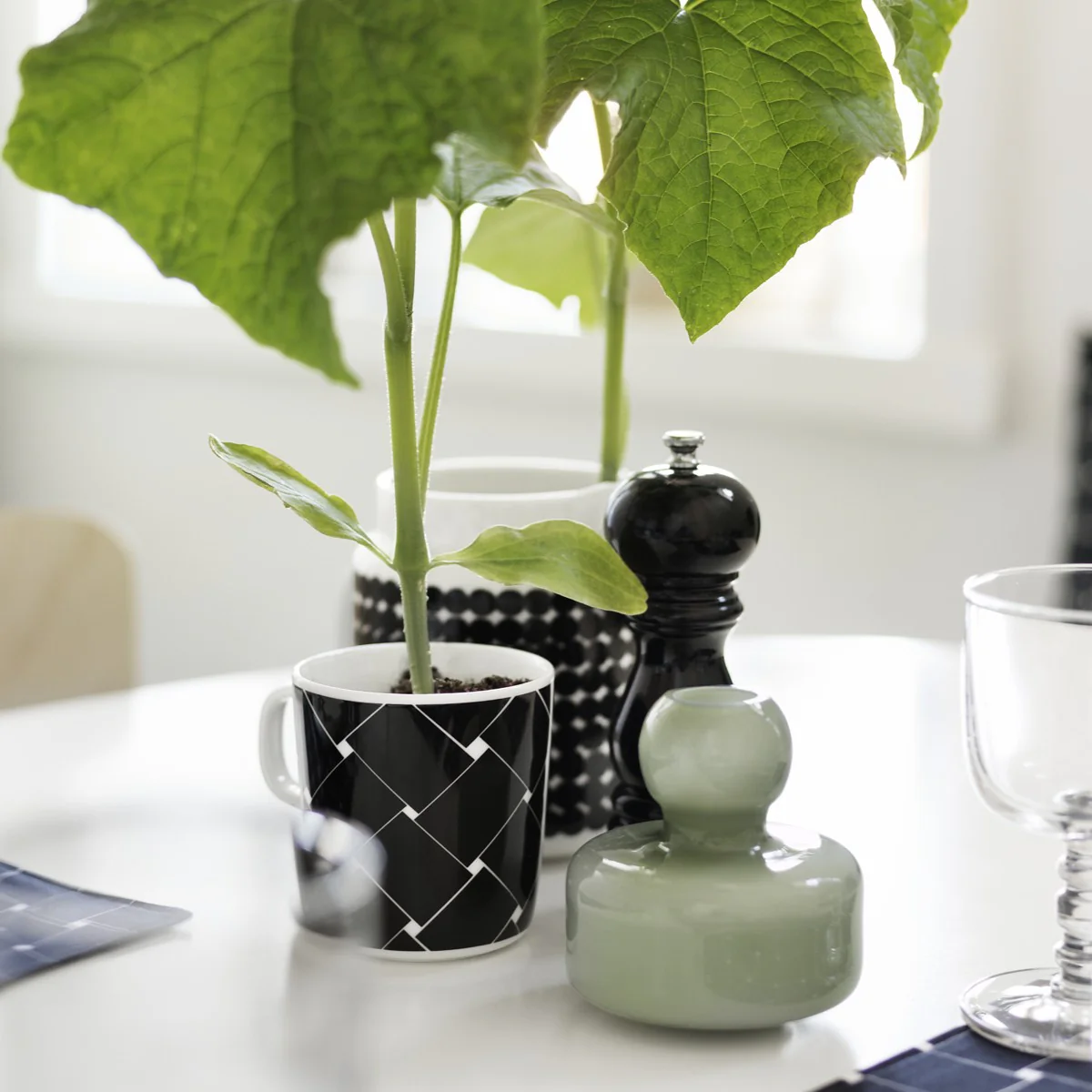 Marimekko Green Flower Vase - Image 3