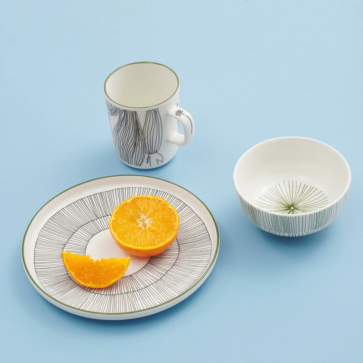 Marimekko Kukat Puhkeavat Green / White Footed Dessert Bowl - Image 2