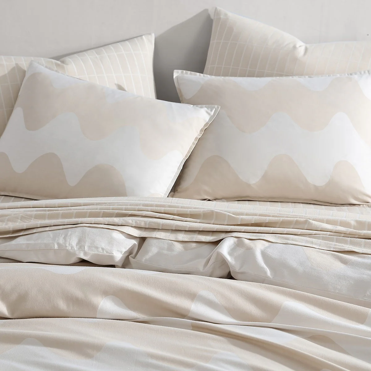 Marimekko Lokki Beige / White King Duvet Cover Set - Image 3
