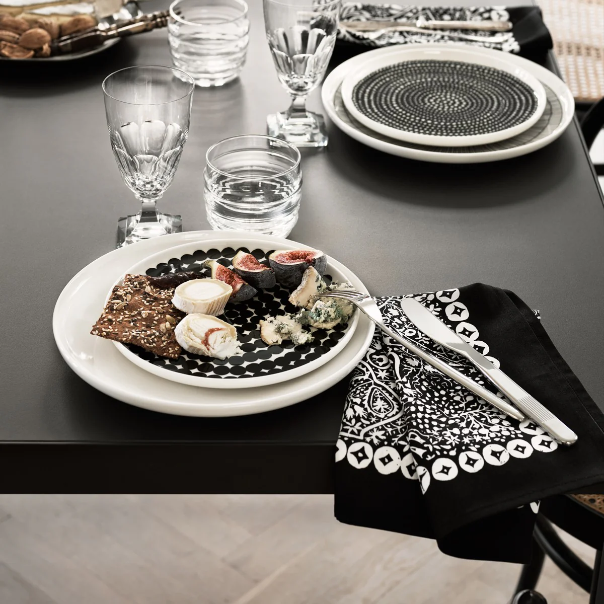 Marimekko Oiva White Dinner Plate - Image 6