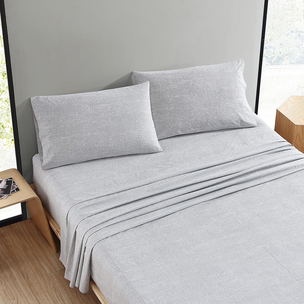Marimekko Orkanen Grey / White Queen Sheet Set - Image 5