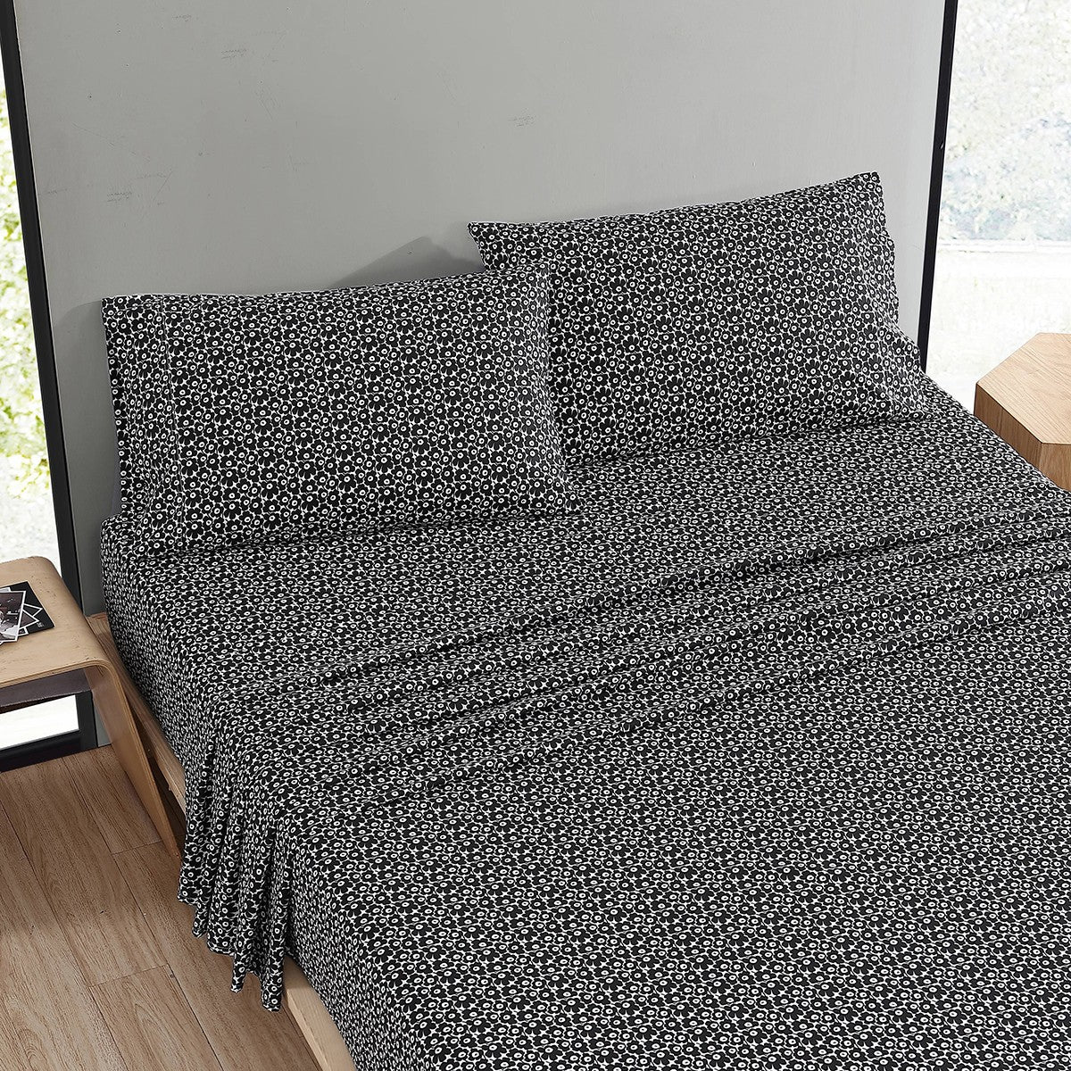 Marimekko Pikkuinen Unikko Black Full Sheet Set - Image 4