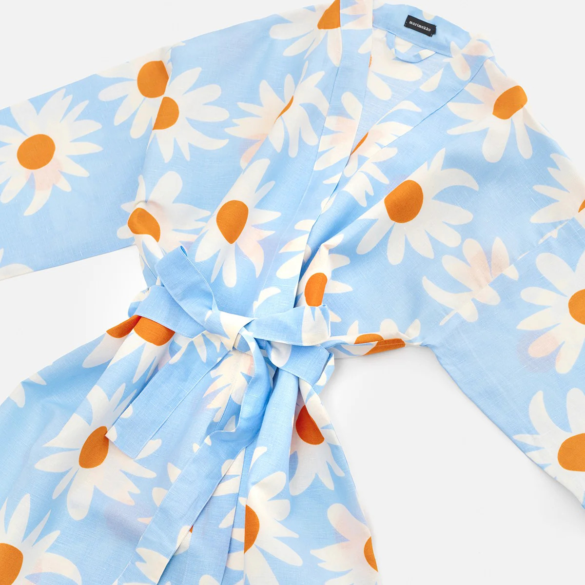 Marimekko Rakastaa Ei Rakasta Light Blue / White / Orange Bathrobe - Image 3