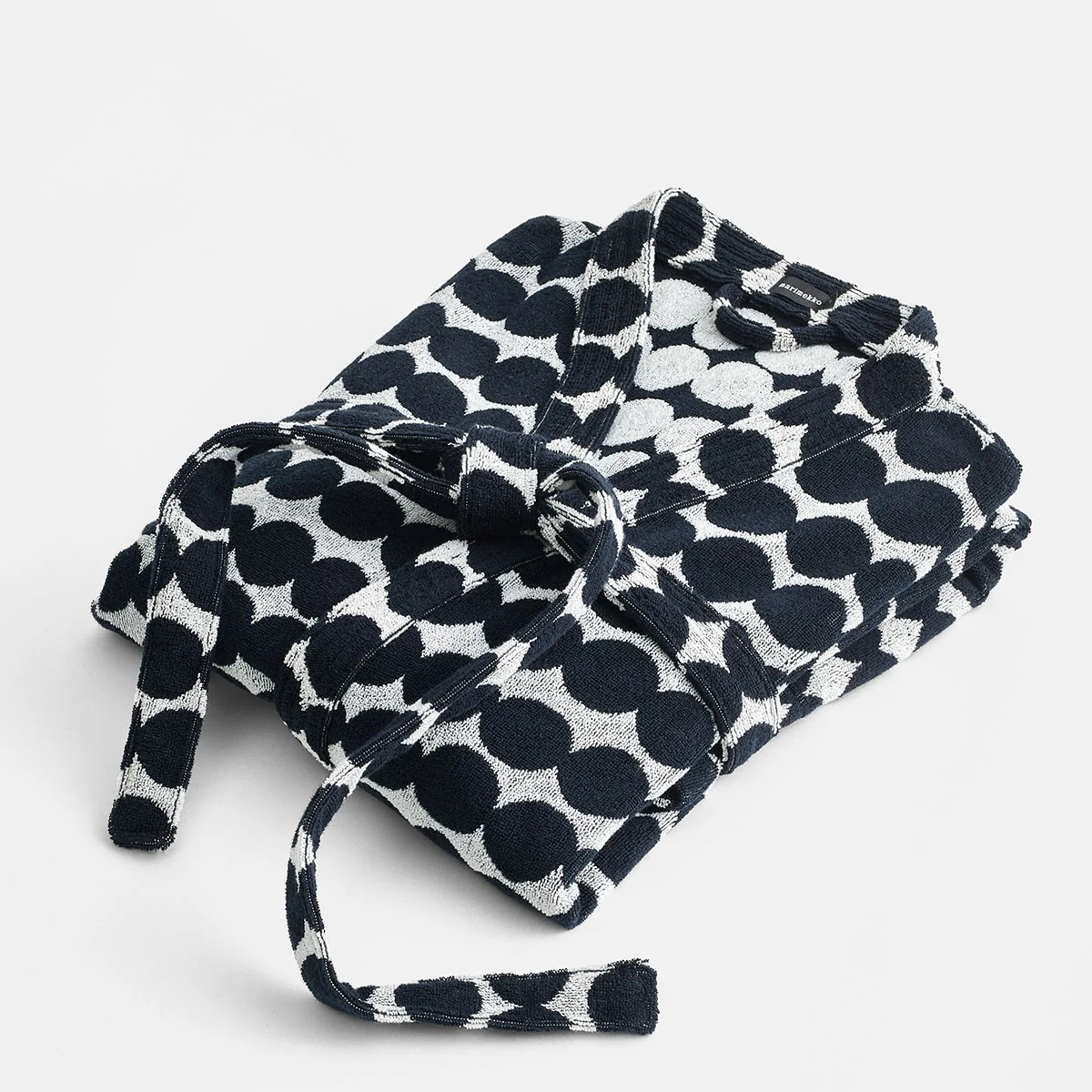 Marimekko Rasymatto Black / White Bathrobe - Image 4