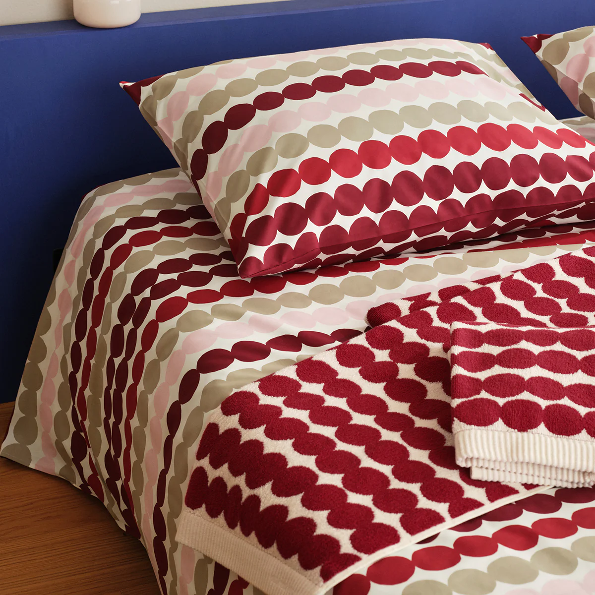 Marimekko Rasymatto Dark Red / White Hand Towel - Image 3