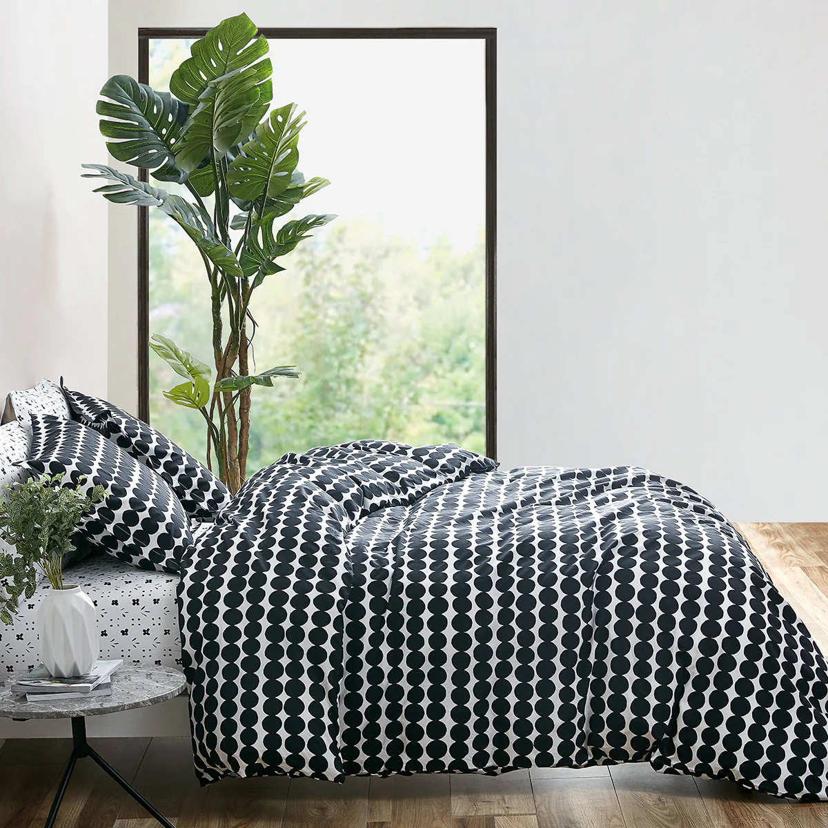 Marimekko Rasymatto White / Black King Duvet Cover Set - Image 3