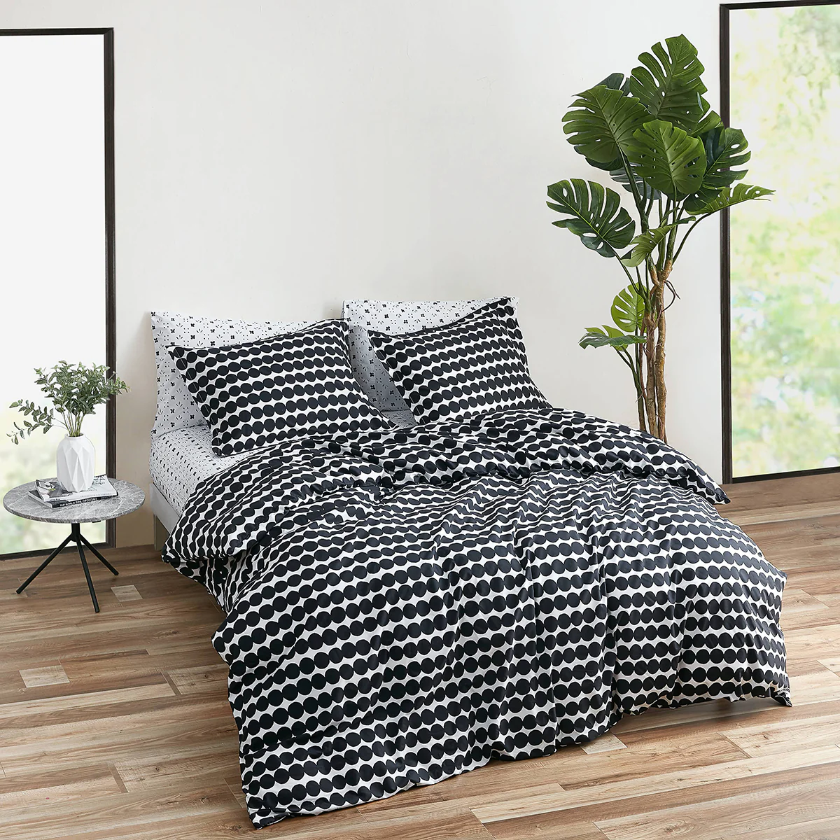 Marimekko Rasymatto White / Black King Duvet Cover Set - Image 5