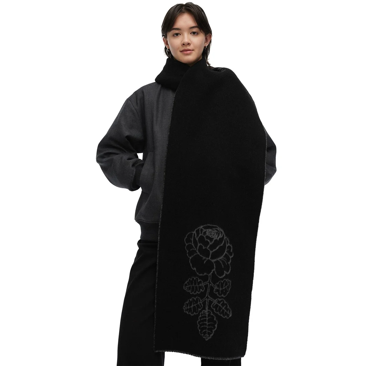 Marimekko Savellys Vihkiruusu Black / Grey Wool Scarf - Image 2