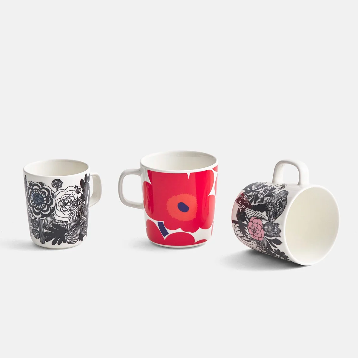 Marimekko Siirtolapuutarha Black / Blue Mug - Image 5