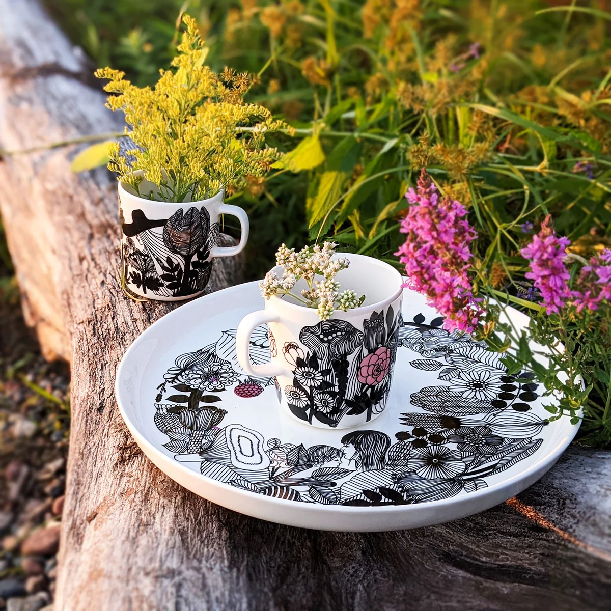 Marimekko Siirtolapuutarha Large Mug - Image 2