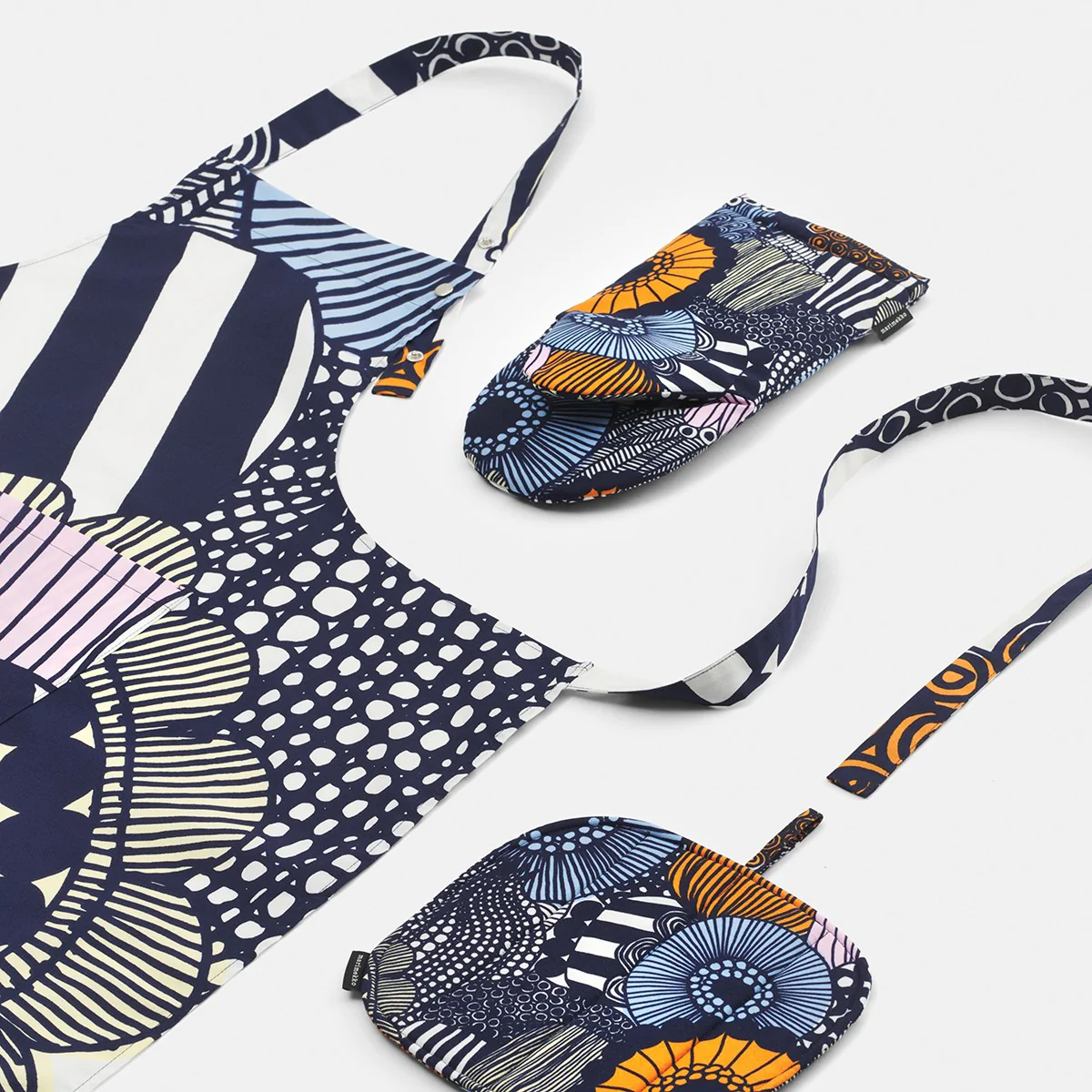 Marimekko Siirtolapuutarha Navy / Light Yellow / Light Blue Apron - Image 2