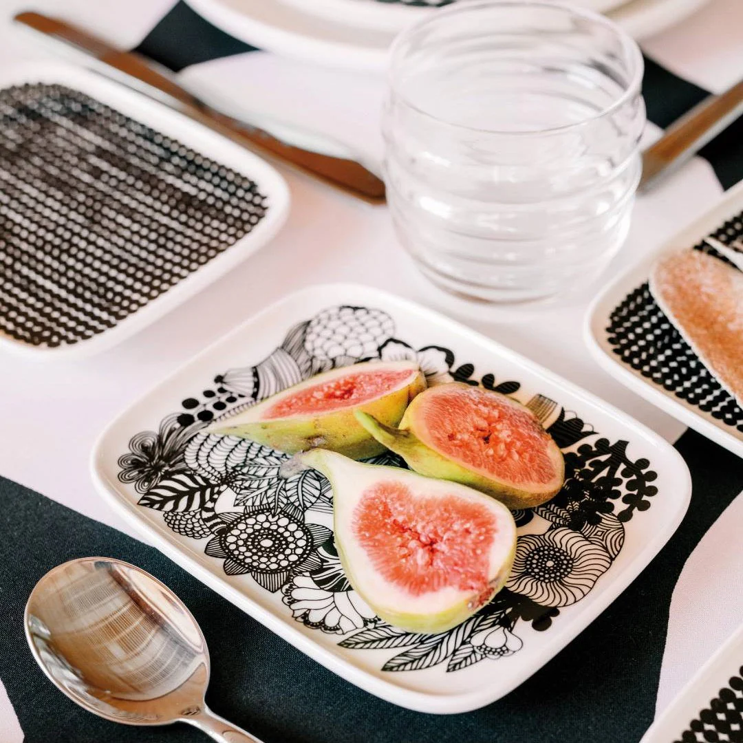 Marimekko Siirtolapuutarha Black / White Small Plate - Image 3
