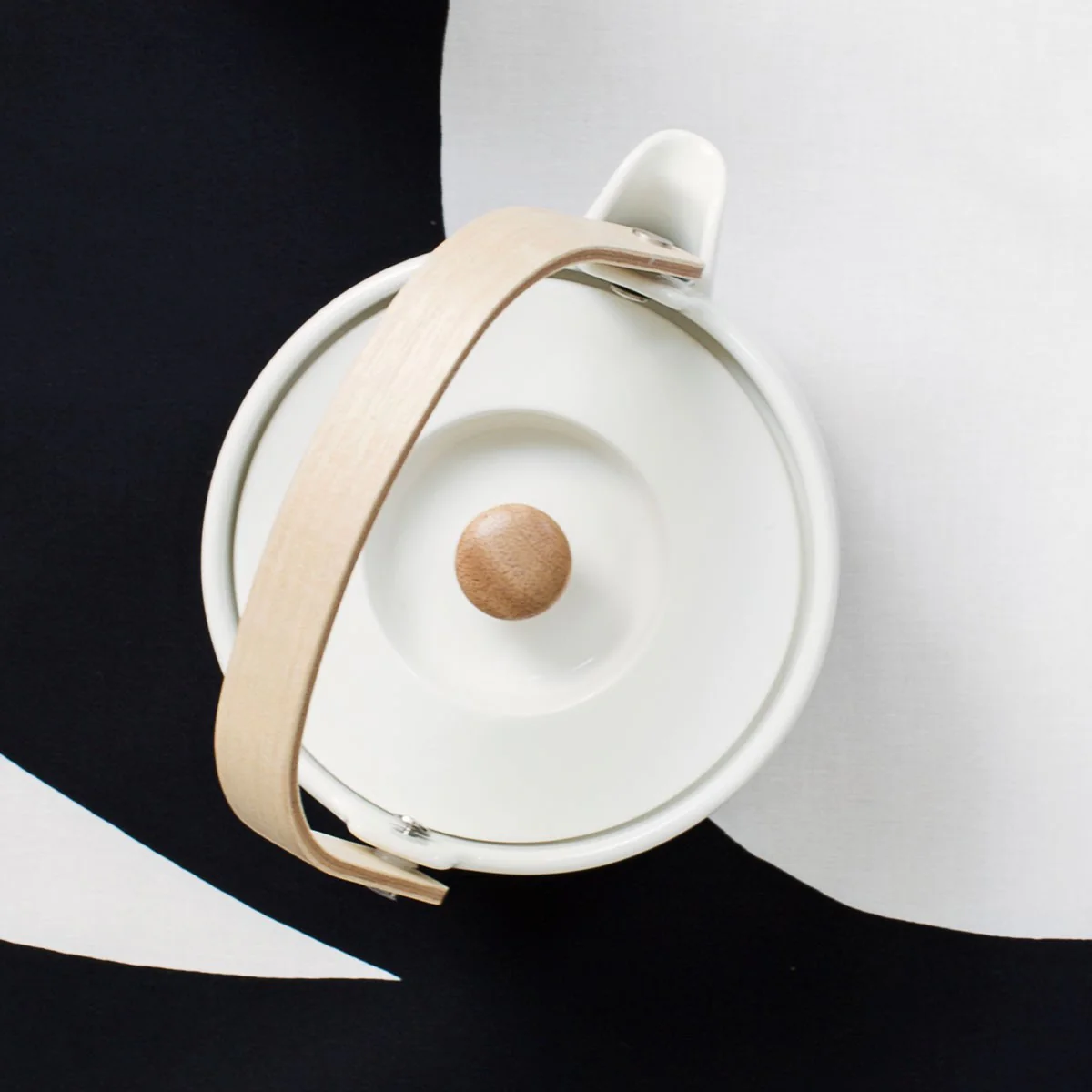 Marimekko White Oiva Teapot - Image 3